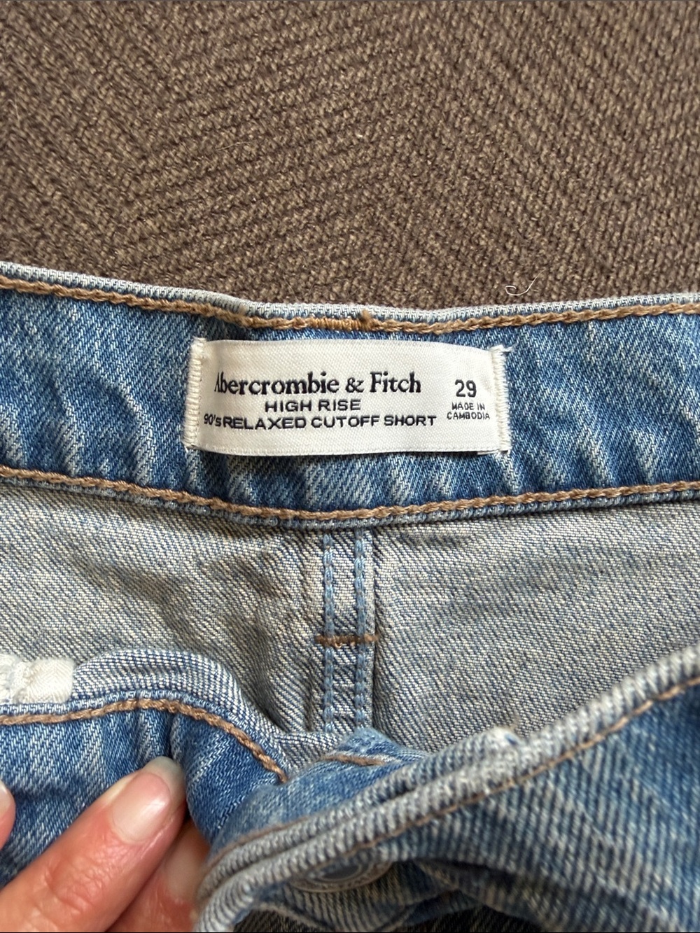 NWOT Abercrombie & Fitch Light Blue 90’s High Rise Relaxed Cutoff shorts - Picture 8 of 9